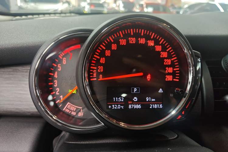 Used MINI 2017 1.5T COOPER Limited Edition in Ice Blue Instrument Cluster