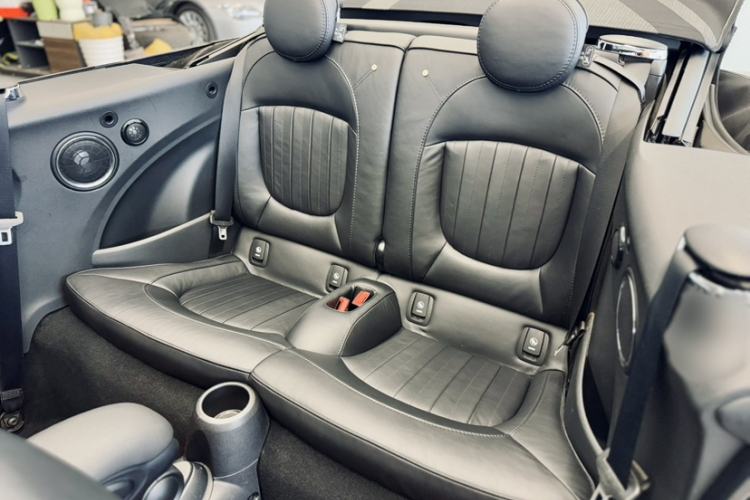 Used MINI 2017 2.0T COOPER S CABRIO Freedom Edition Interior 11