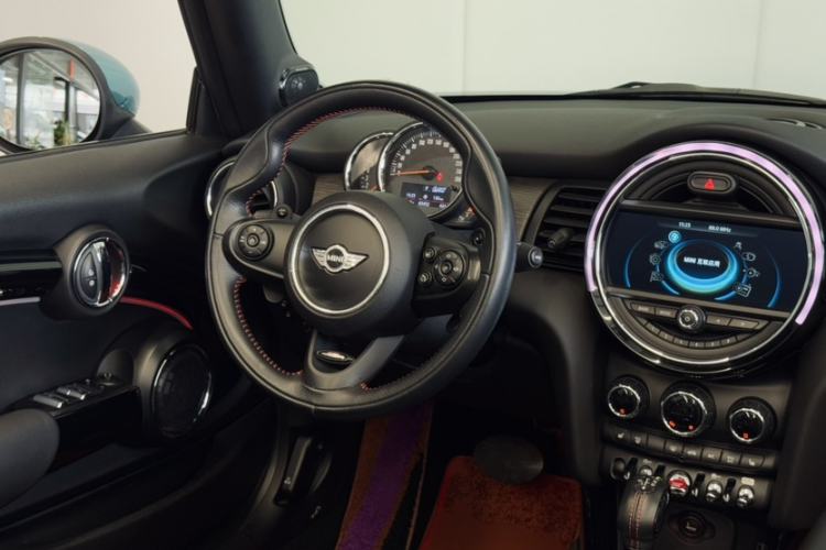 Used MINI 2017 2.0T COOPER S CABRIO Freedom Edition Interior 8