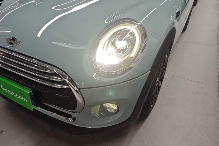 Used MINI 2017 1.5T COOPER Limited Edition in Ice Blue Left Front Headlight