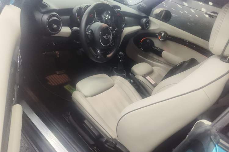 Used MINI 2017 1.5T COOPER CABRIO Freedom Edition Left Front Seat