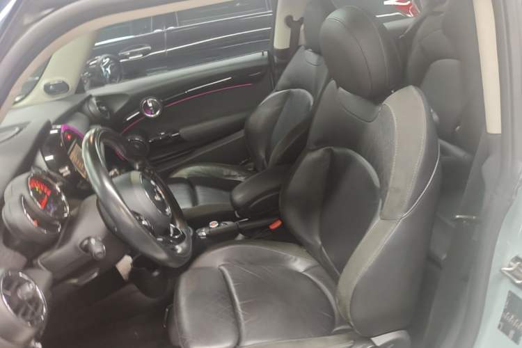 Used MINI 2017 1.5T COOPER Limited Edition in Ice Blue Left Front Seat