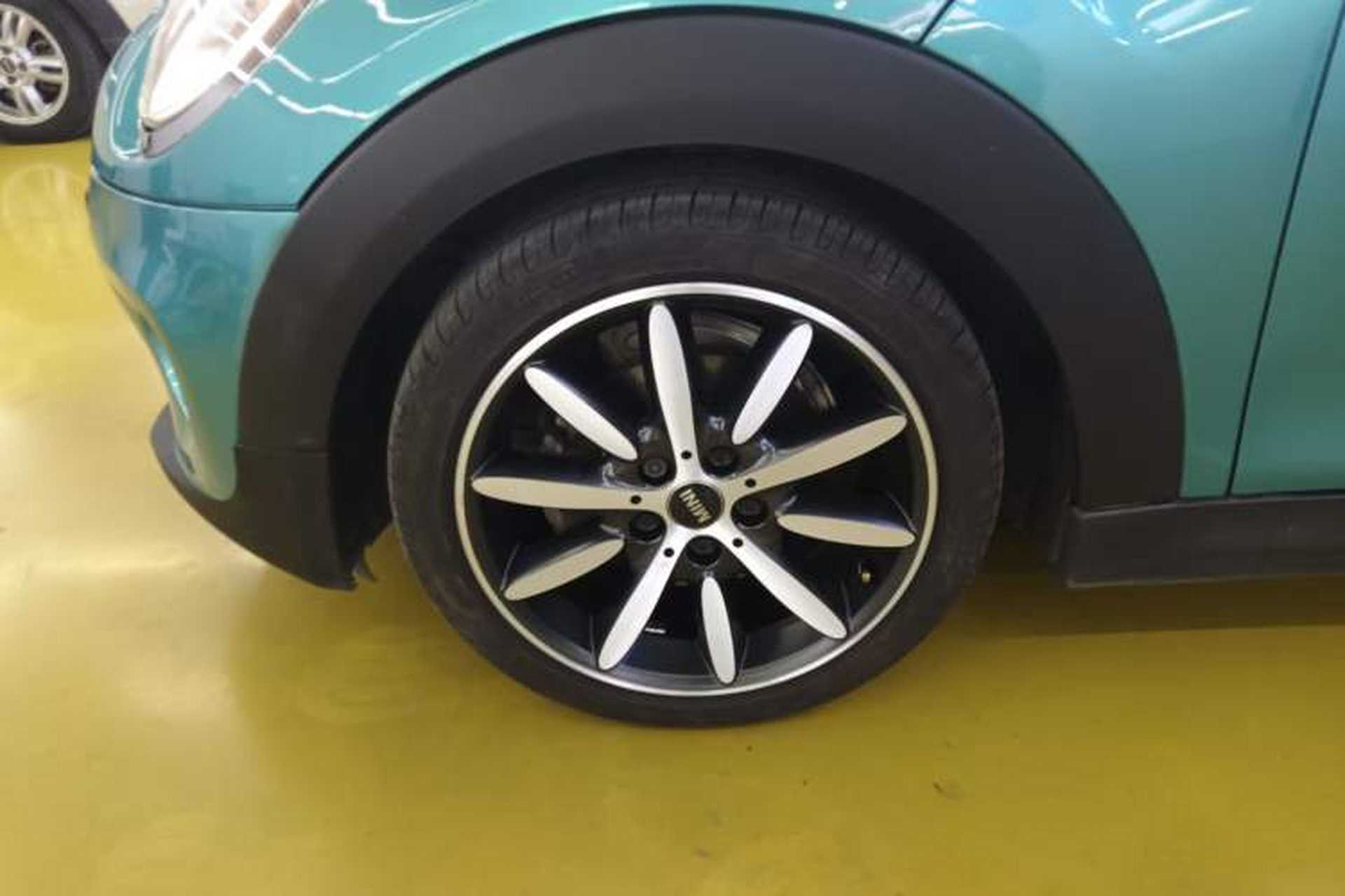 Used MINI 2017 1.5T COOPER CABRIO Freedom Edition Left Front Wheel Hub