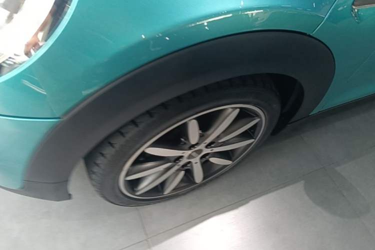Used MINI 2017 1.5T COOPER CABRIO Freedom Edition Left Front Wheel Hub