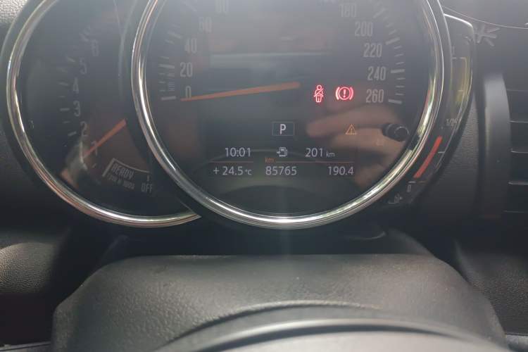 Used MINI 2017 1.5T COOPER Caribbean Blue Limited Edition Odometer Close Up