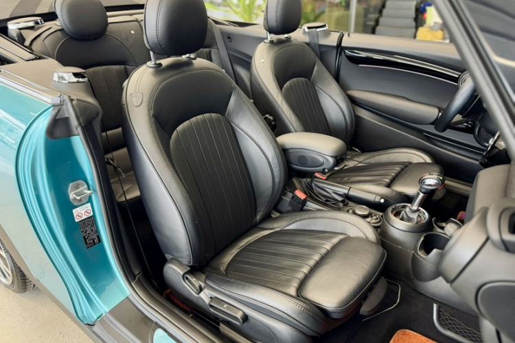 Used MINI 2017 2.0T COOPER S CABRIO Freedom Edition Right Front Seat