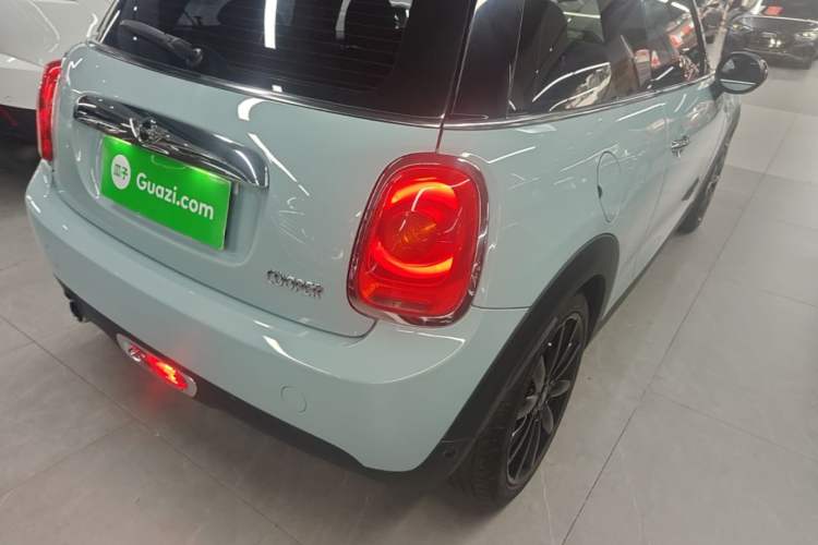 Used MINI 2017 1.5T COOPER Limited Edition in Ice Blue Right Rear Taillight