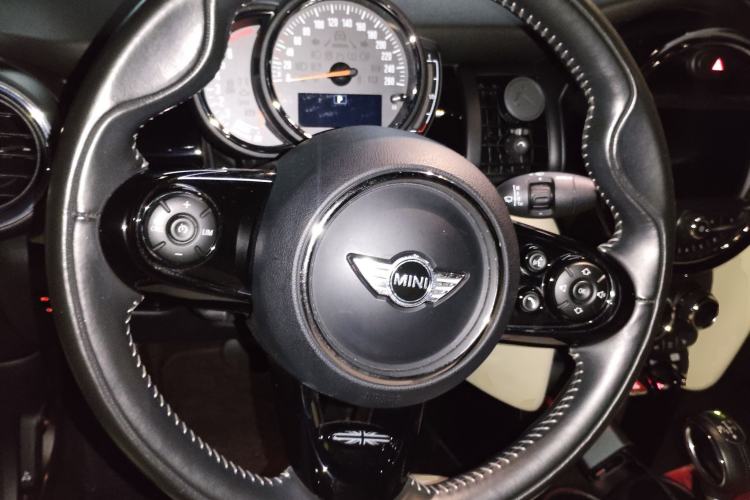 Used MINI 2017 1.5T COOPER CABRIO Freedom Edition Steering Wheel