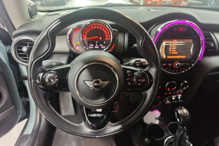Used MINI 2017 1.5T COOPER Limited Edition in Ice Blue Steering Wheel