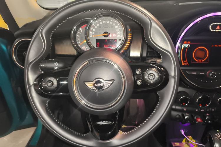 Used MINI 2017 1.5T COOPER Caribbean Blue Limited Edition Steering Wheel