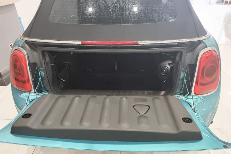 Used MINI 2017 1.5T COOPER CABRIO Freedom Edition Trunk