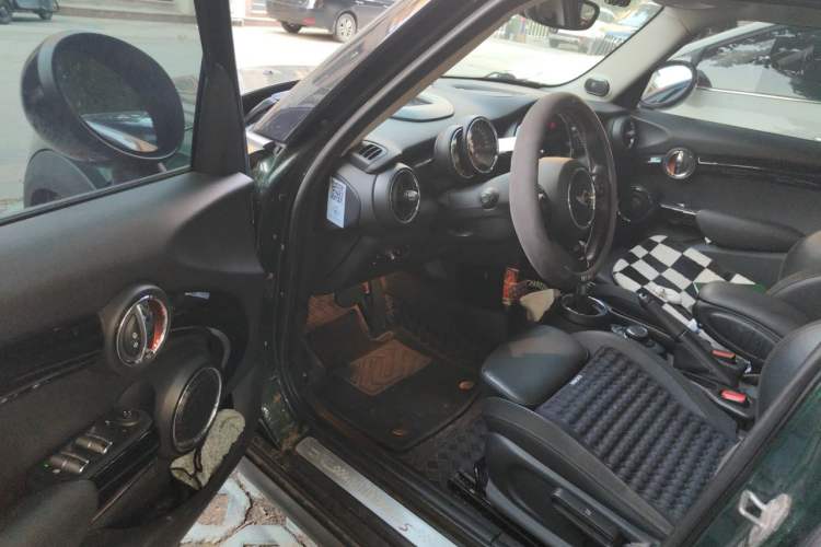 Used MINI 2017 2.0T COOPER S Racing Enthusiast Five-Door Edition Driver Seat