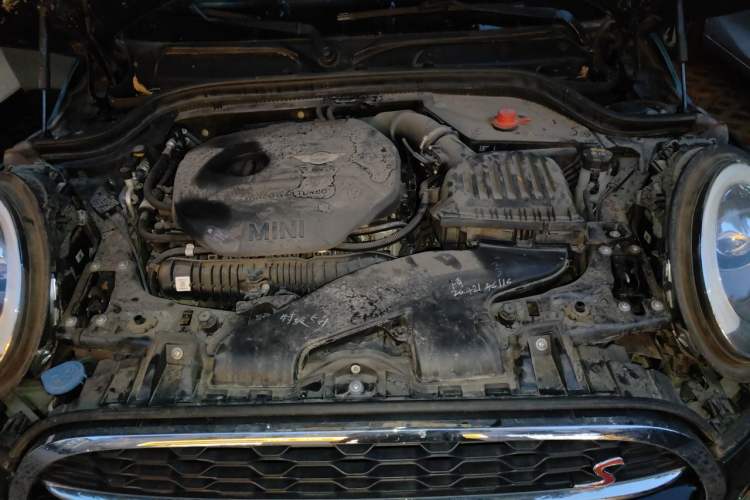 Used MINI 2017 2.0T COOPER S Racing Enthusiast Five-Door Edition Engine Bay