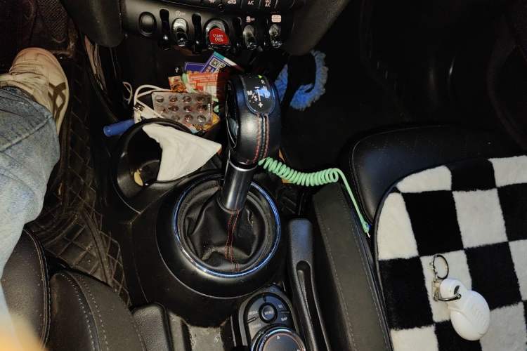 Used MINI 2017 2.0T COOPER S Racing Enthusiast Five-Door Edition Gear Lever