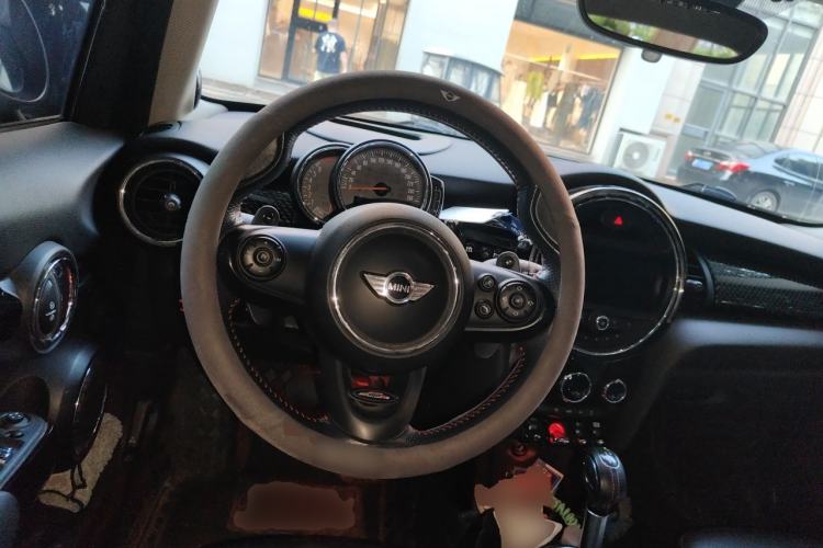 Used MINI 2017 2.0T COOPER S Racing Enthusiast Five-Door Edition Steering Wheel