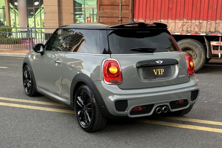 Used MINI 2017 2.0T COOPER S for Car Enthusiasts Exterior 4