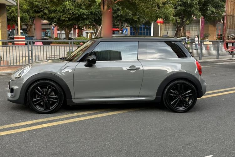 Used MINI 2017 2.0T COOPER S for Car Enthusiasts Exterior 7