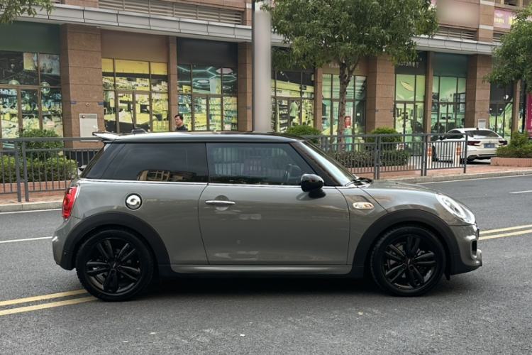 Used MINI 2017 2.0T COOPER S for Car Enthusiasts Exterior 9