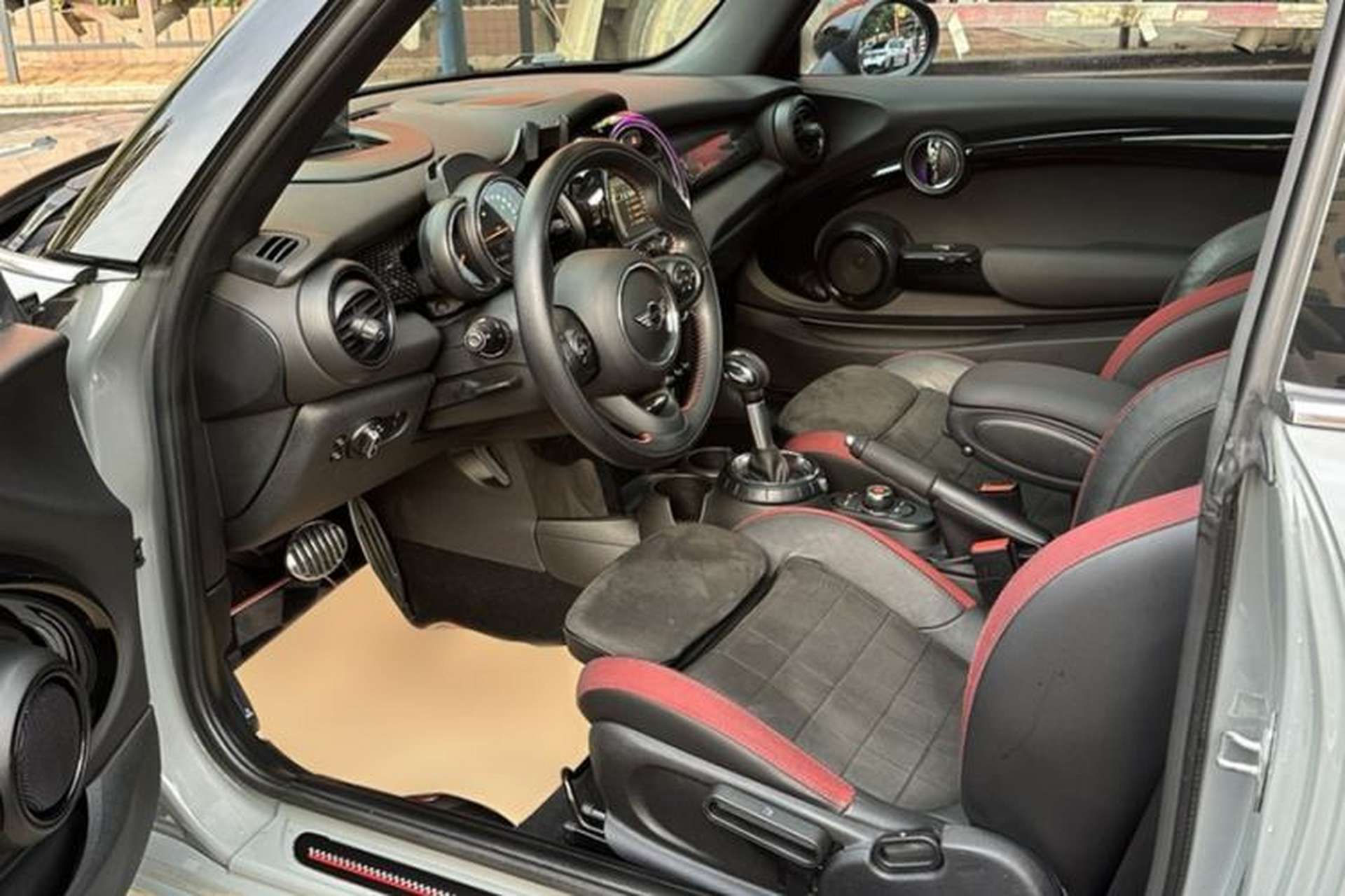 Used MINI 2017 2.0T COOPER S for Car Enthusiasts Interior 2