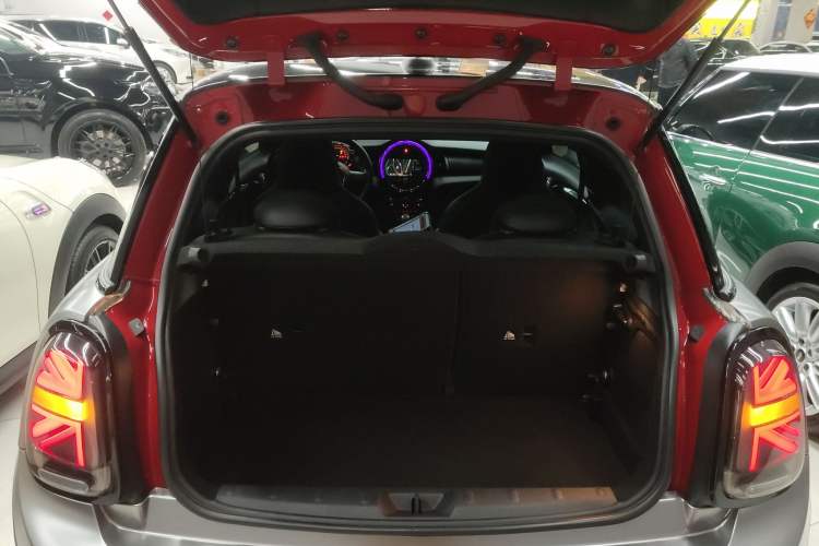 Used MINI 2017 2.0T COOPER S for Car Enthusiasts Trunk