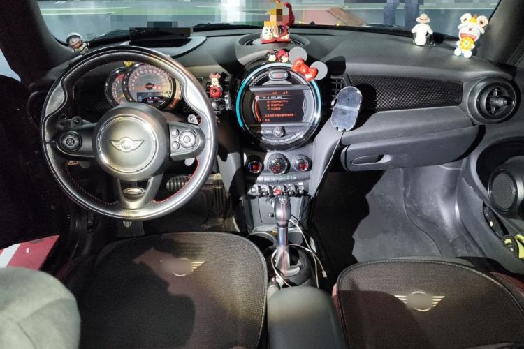 Used MINI 2017 2.0T COOPER S for Car Enthusiasts Center Console