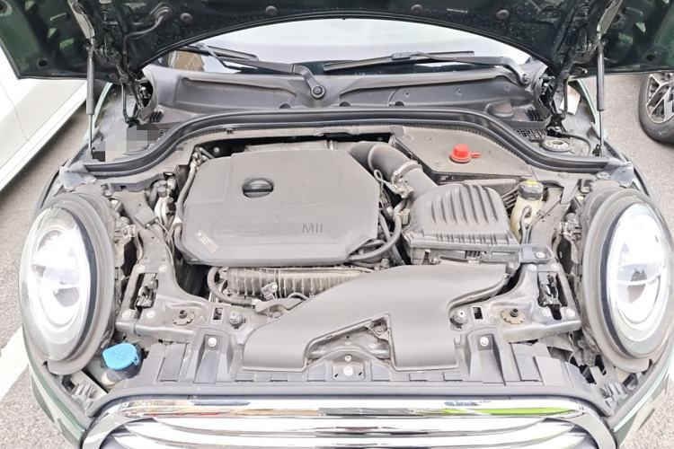 Used MINI 2017 1.5T COOPER Ice Blue Limited Edition Five-Door Version Engine Bay