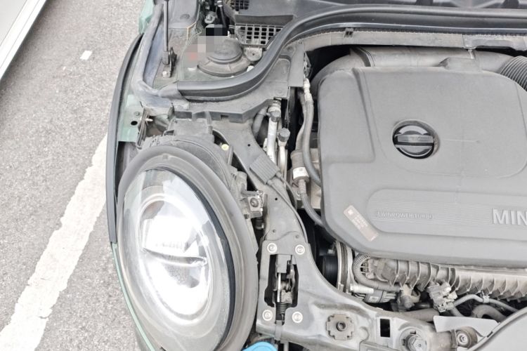 Used MINI 2017 1.5T COOPER Ice Blue Limited Edition Five-Door Version Engine Bay Right