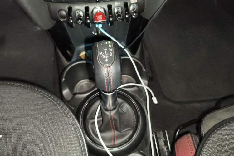 Used MINI 2017 2.0T COOPER S for Car Enthusiasts Gear Lever