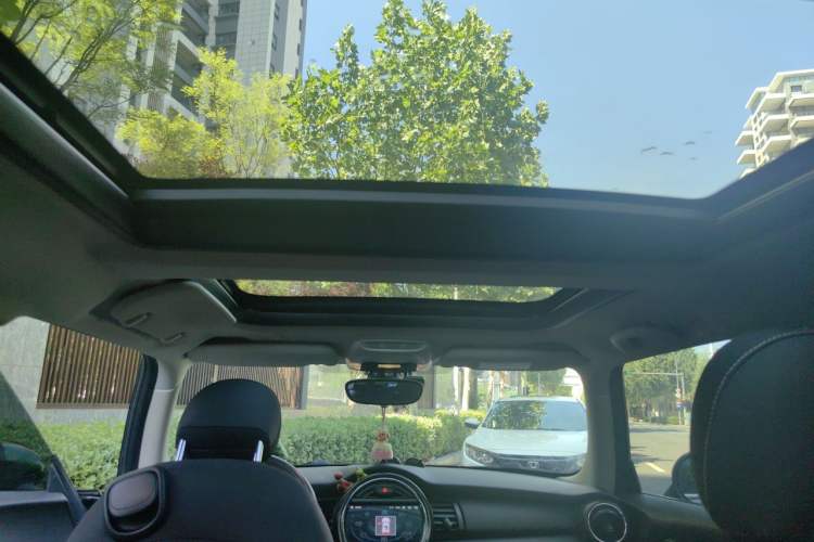 Used MINI 2017 1.5T COOPER Limited Edition in Ice Blue Headliner