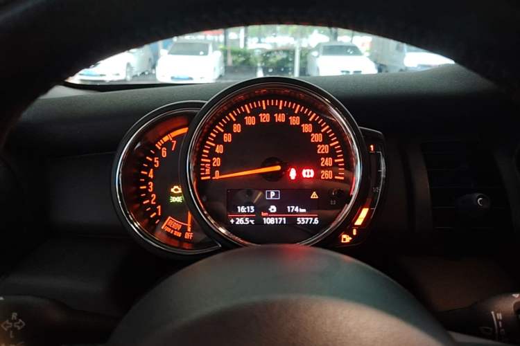 Used MINI 2017 1.5T COOPER Caribbean Blue Limited Edition Instrument Cluster