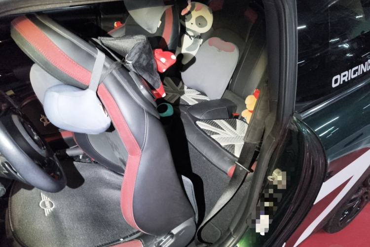Used MINI 2017 2.0T COOPER S for Car Enthusiasts Left Rear Seat