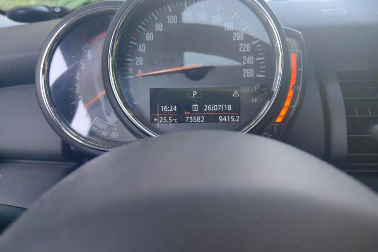 Used MINI 2017 1.5T COOPER Limited Edition in Ice Blue Odometer Close Up