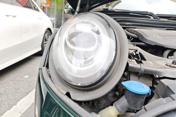 Used MINI 2017 1.5T COOPER Ice Blue Limited Edition Five-Door Version Right Front Headlight