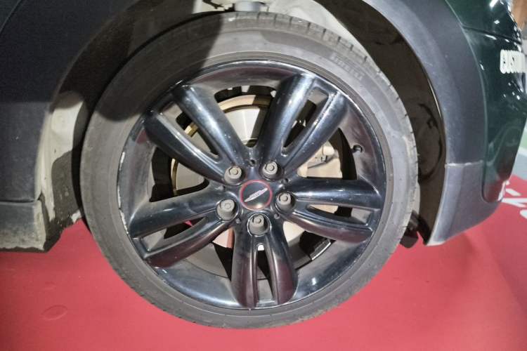 Used MINI 2017 2.0T COOPER S for Car Enthusiasts Right Front Wheel Hub