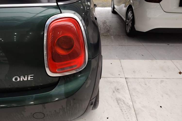 Used MINI 2017 1.5T COOPER Caribbean Blue Limited Edition Right Rear Taillight