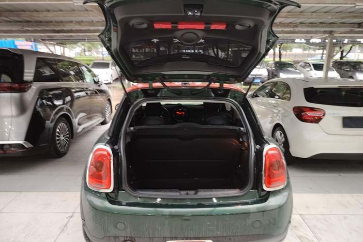 Used MINI 2017 1.5T COOPER Caribbean Blue Limited Edition Trunk