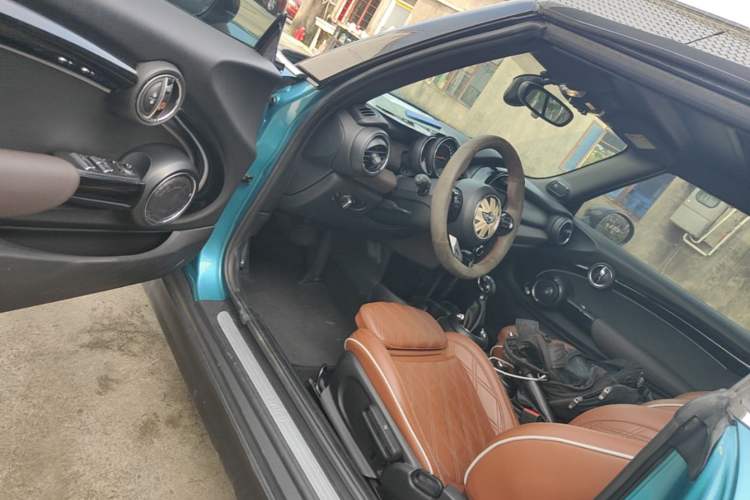 Used MINI 2017 1.5T COOPER CABRIO Freedom Edition Driver Seat