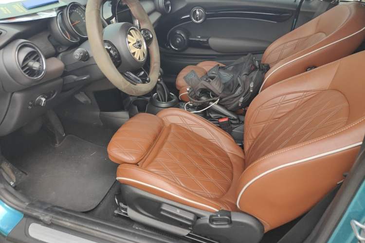 Used MINI 2017 1.5T COOPER CABRIO Freedom Edition Left Front Seat