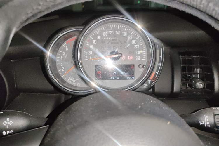 Used MINI  Odometer Close Up