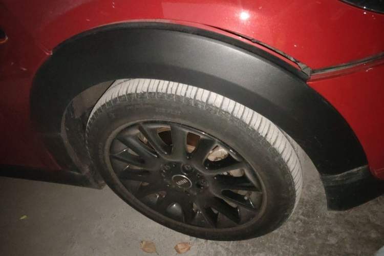 Used MINI 2017 1.5T COOPER Caribbean Blue Limited Edition Right Front Wheel Hub