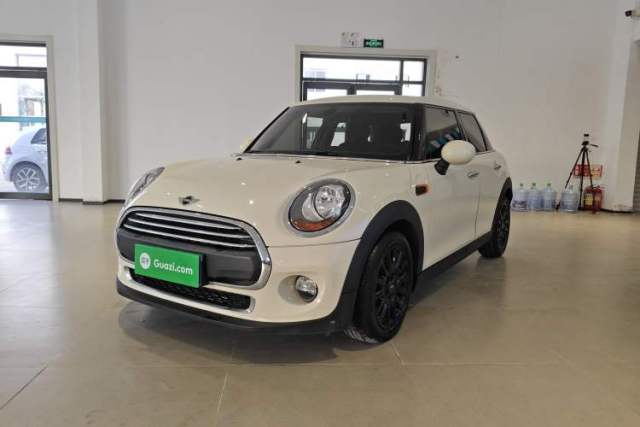 Used MINI 2017 1.5T COOPER Ice Blue Limited Edition Five-Door Version