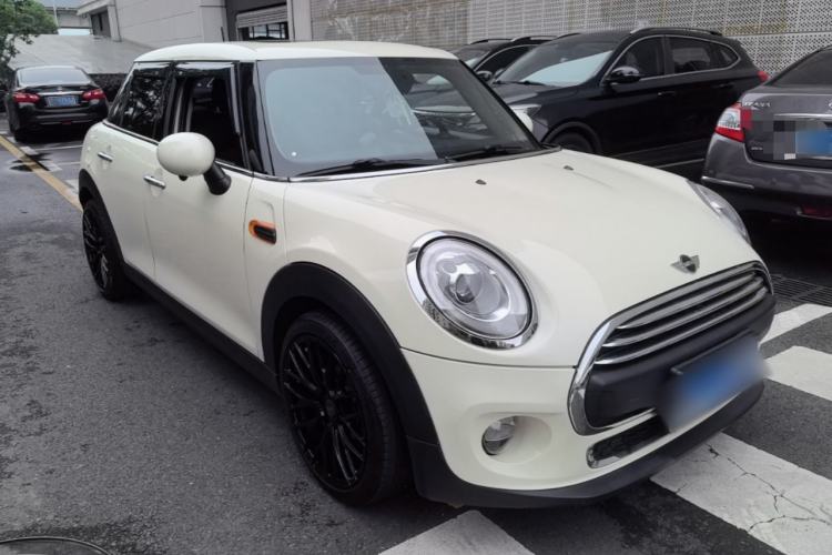 Used MINI 2017 1.5T COOPER Ice Blue Limited Edition Five-Door Version Front Right 45 Deg