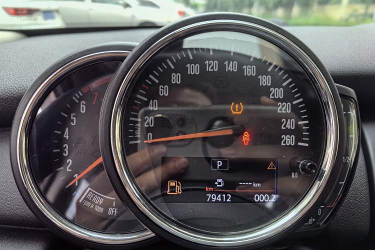 Used MINI 2017 1.5T COOPER Ice Blue Limited Edition Five-Door Version Instrument Cluster