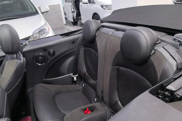 Used MINI 2017 2.0T COOPER S CABRIO Freedom Edition Interior 1