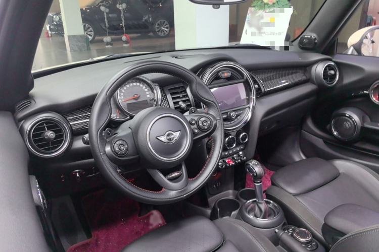 Used MINI 2017 2.0T COOPER S CABRIO Freedom Edition Interior 3