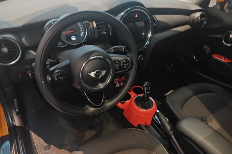 Used MINI 2017 1.5T COOPER Caribbean Blue Limited Edition Center Console