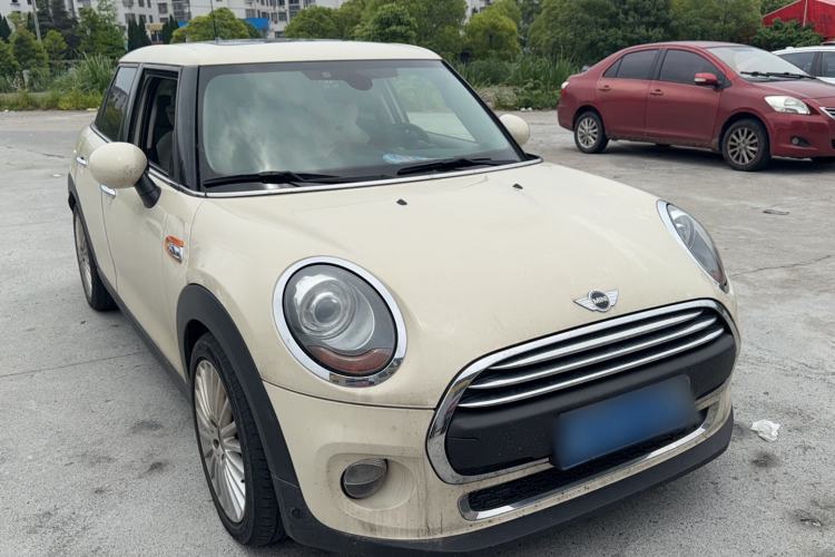 Used MINI 2017 1.5T COOPER Ice Blue Limited Edition Five-Door Version Exterior 2