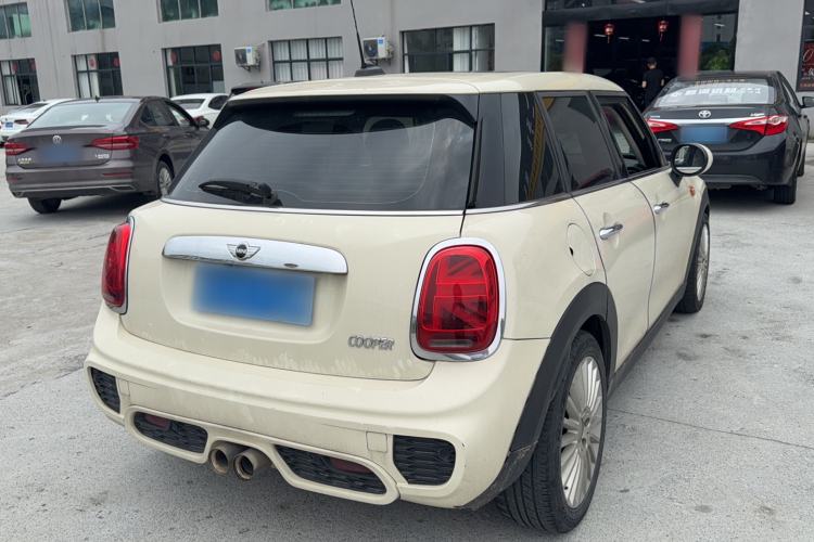 Used MINI 2017 1.5T COOPER Ice Blue Limited Edition Five-Door Version Exterior 3