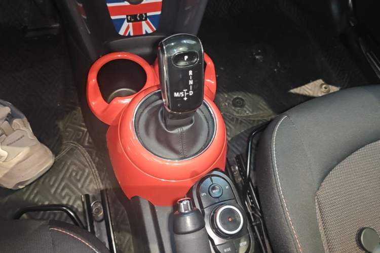 Used MINI 2017 1.5T COOPER Caribbean Blue Limited Edition Gear Lever