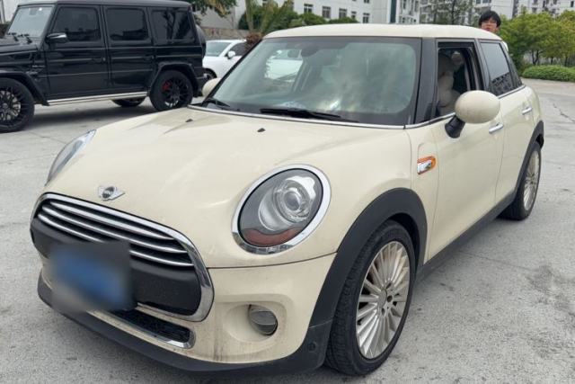 Used MINI 2017 1.5T COOPER Ice Blue Limited Edition Five-Door Version